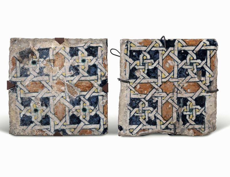 Coppia di mattonelle Probabilmente Siviglia, inizio XVI secolo  - Auction Italian Dwellings - Cambi Casa d'Aste