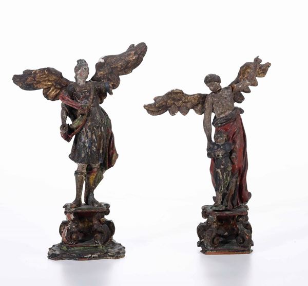 Due figure alate in legno policromo. Veneto XVIII secolo