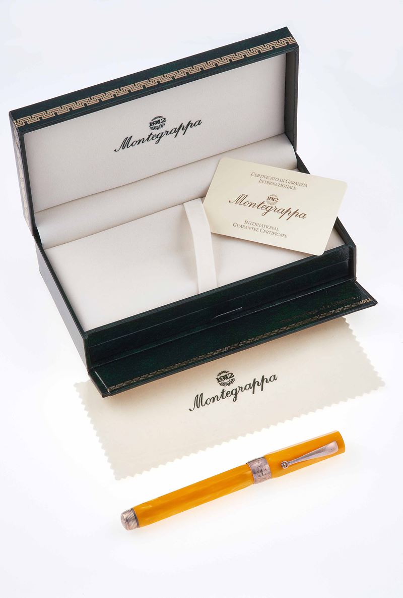 Penna stilografica Montegrappa Gialla.  - Auction Luxury Vintage and Collector's Pens - Cambi Casa d'Aste