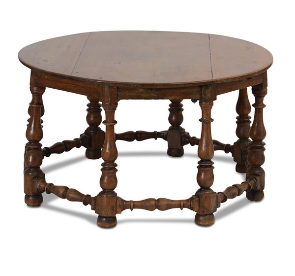 Tavolo rotondo con gambe tornite, XVIII-XIX secolo