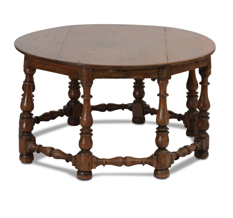 Tavolo rotondo con gambe tornite, XVIII-XIX secolo  - Auction Antique April - Cambi Casa d'Aste
