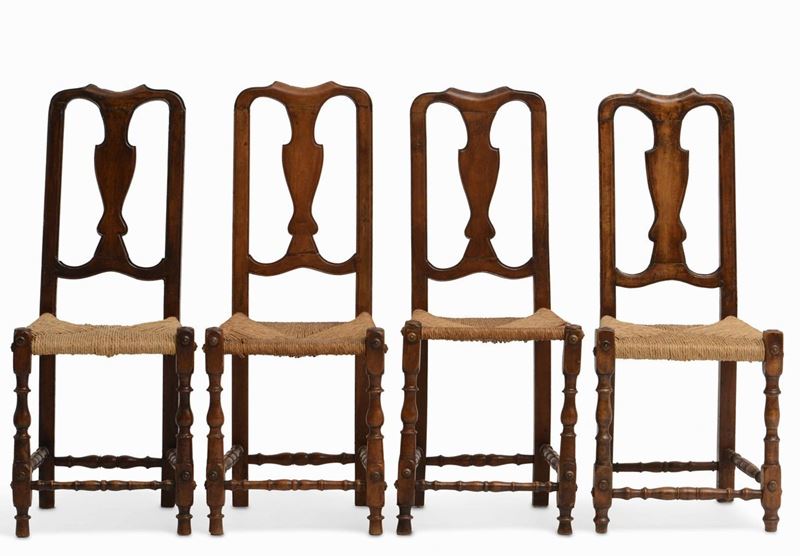 Quattro sedie in noce con gambe a rocchetto e schienale a cartella, XVIII secolo  - Auction Artworks and Furniture from Lombard private Mansions - Cambi Casa d'Aste