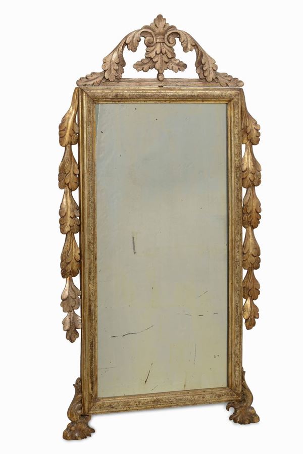 Specchiera dorata neoclassica con volute laterali, fine XVIII secolo