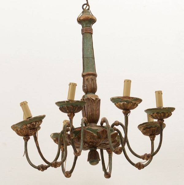 Piccolo lampadario in legno laccato verde a 8 luci