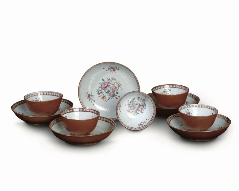 Serie di cinque piccole coppe con piattini. Cina, dinastia Qing, epoca Qianlong (1736 -1795)  - Asta Dimore Italiane - Cambi Casa d'Aste