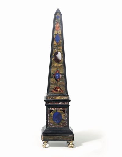 Obelisco con Commesso di Pietre Dure. Manifattura Italiana, Roma o Firenze XVII-XVIII Secolo
