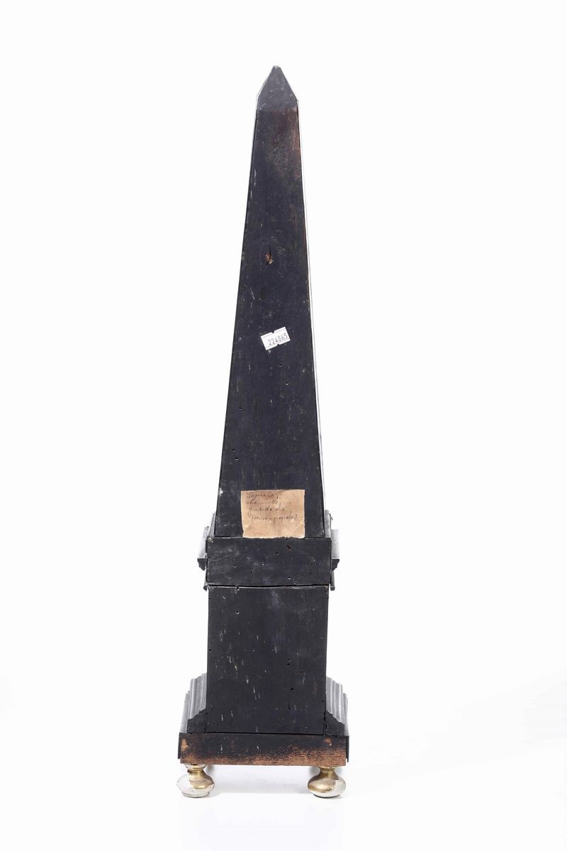 Obelisco con Commesso di Pietre Dure. Manifattura Italiana, Roma o Firenze XVII-XVIII Secolo