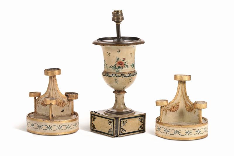 Lume a vaso e due portacandele Legno dipinto XIX secolo  - Auction Furnishings from Italian Villas | Cambi Time - Cambi Casa d'Aste