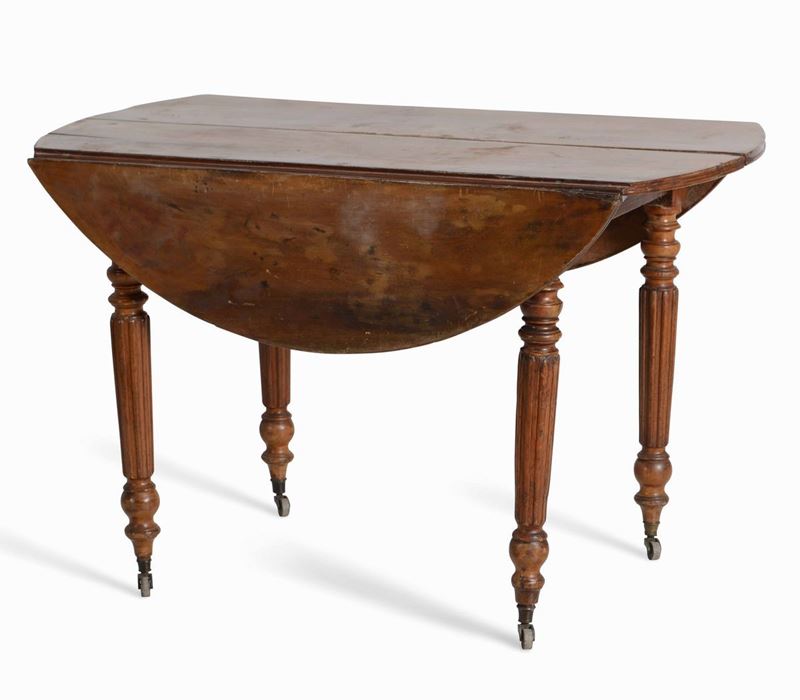 Tavolo ad alette allungabile con gambe scanalate, XIX secolo  - Asta Opere e Arredi da Dimore Lombarde - Cambi Casa d'Aste