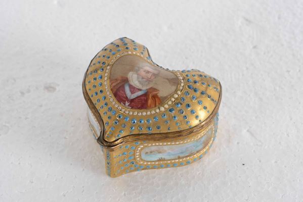 Piccola scatola a forma di cuore Francia, XIX secolo