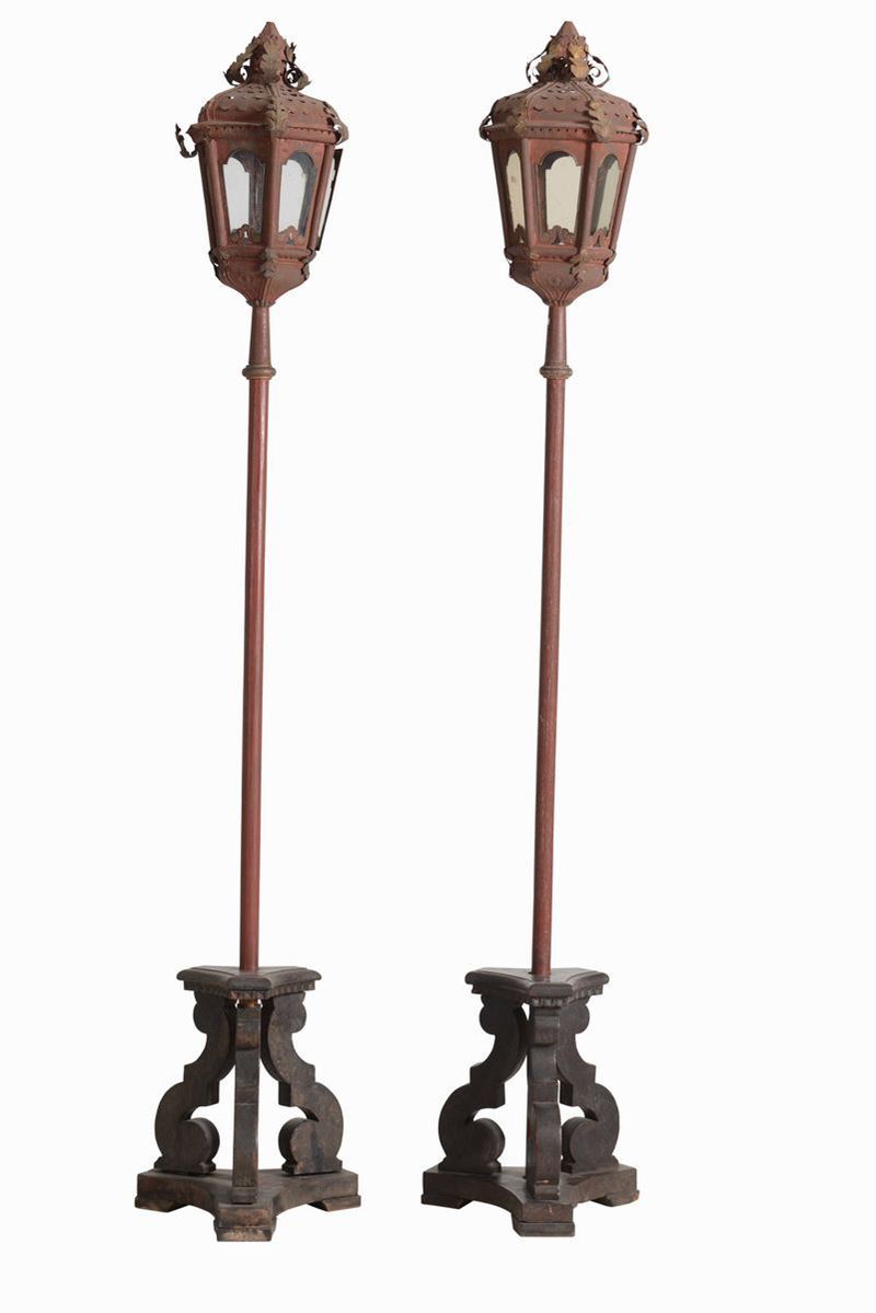 Coppia di lanterne in metallo laccato, XVIII-XIX secolo  - Auction Artworks and Furniture from Lombard private Mansions - Cambi Casa d'Aste
