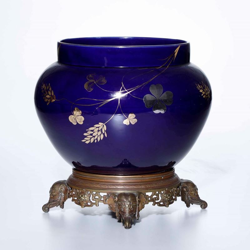 Cachepot blu in porcellana e base in bronzo  - Auction Antiques | Cambi Time - Cambi Casa d'Aste
