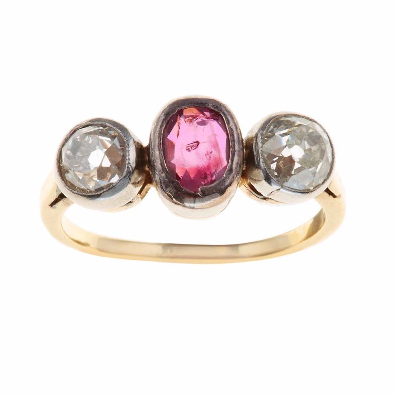 Anello con rubino e due diamanti di vecchio taglio  - Auction Jewels | Cambi Time - Cambi Casa d'Aste