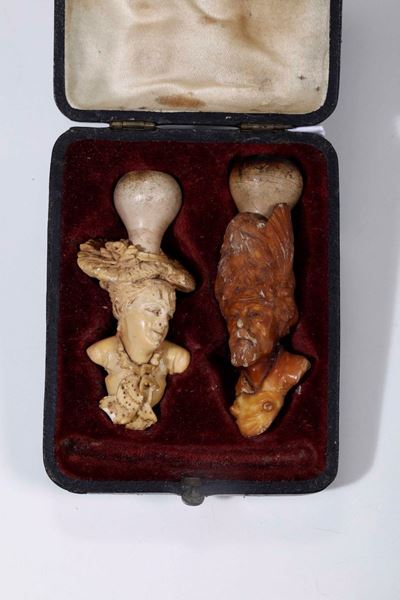 Coppia di Timbri in Legno Intagliato Raffiguranti Uomo e Donna, XIX-XX Secolo
