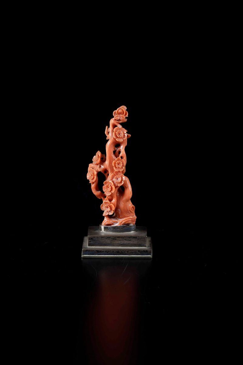A carved coral group, China, early 1900s  - Auction Oriental Art | Virtual - Cambi Casa d'Aste