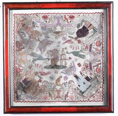 Tessuto in Seta Ricamata con Personaggi e Animali su Fondo Bianco, Cina, Dinastia Qing, XIX Secol...