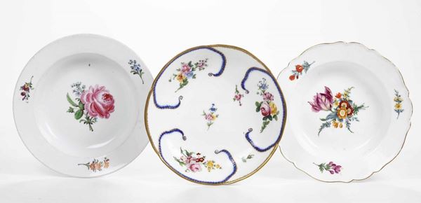 Tre piatti Meissen e Sèvres, XVIII secolo