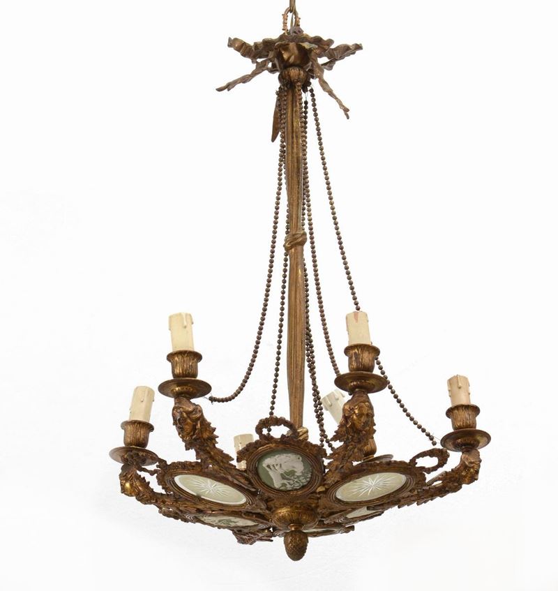 Piccolo lampadario in bronzo dorato e vetri a sei luci cm 43x64  - Asta Antiquariato | Cambi Time - Cambi Casa d'Aste