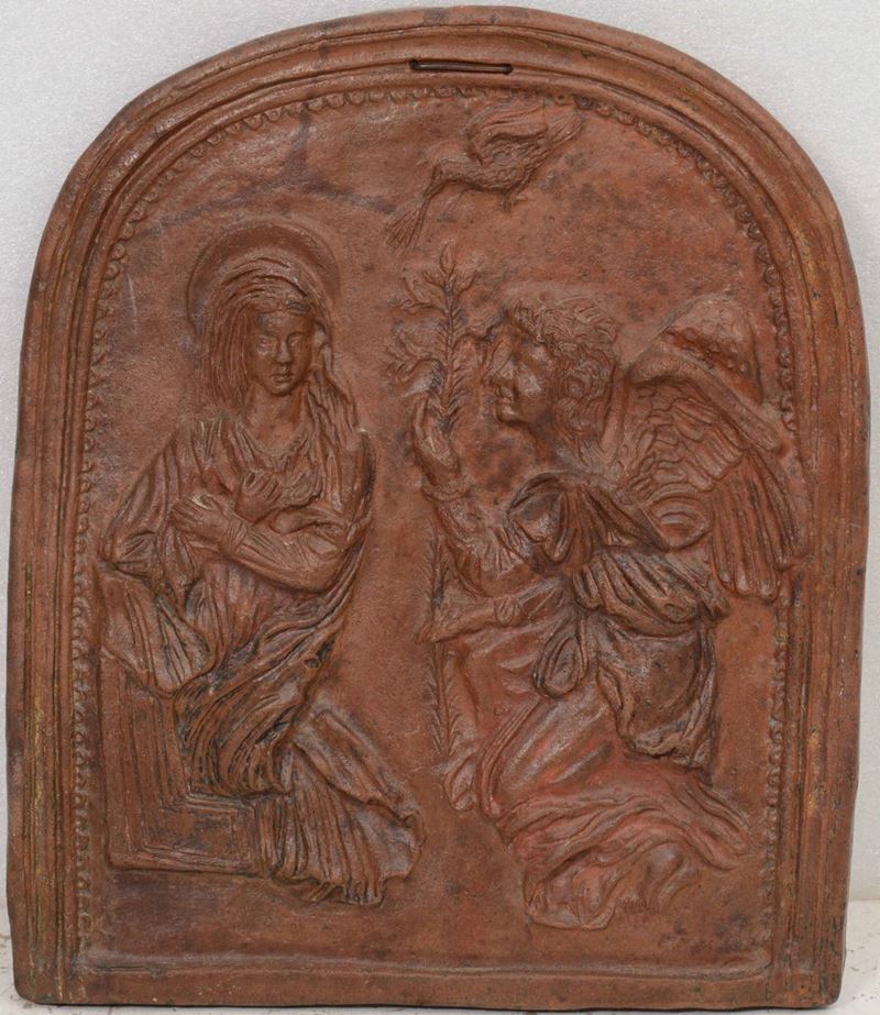 Antica formella in terracotta raffigurante Annunciazione  - Auction Antiques | Cambi Time - Cambi Casa d'Aste