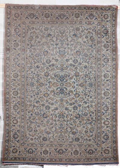 Tappeto Tabriz, Persia, metà XX secolo, decorazione floreale su campo chiaro