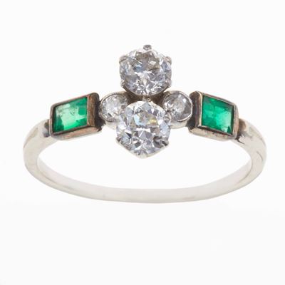 Anello con Diamanti di Vecchio Taglio e Smeraldi