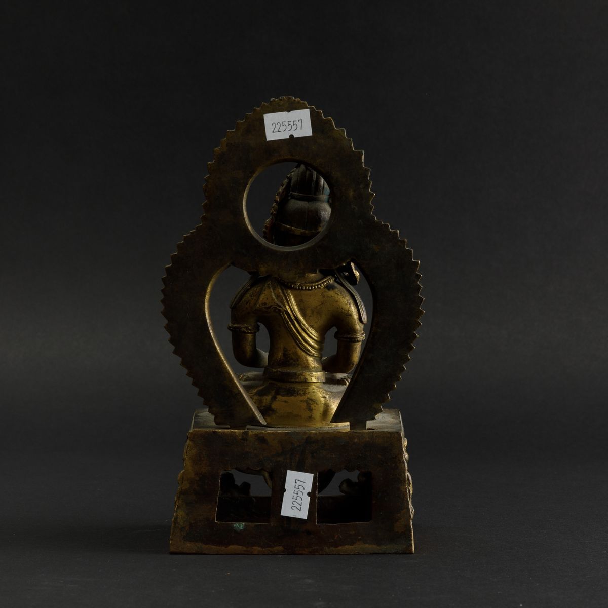 Figura di Buddha Amitayus Seduto Entro Aura in Bronzo con Tracce di Doratura e Policromia, Cina, ...