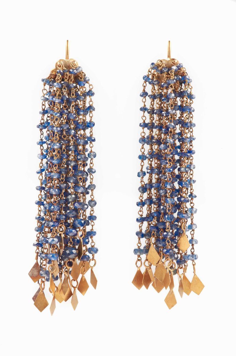 Pair of sapphire and gold earrings  - Auction Summer Jewels | Cambi Time - Cambi Casa d'Aste