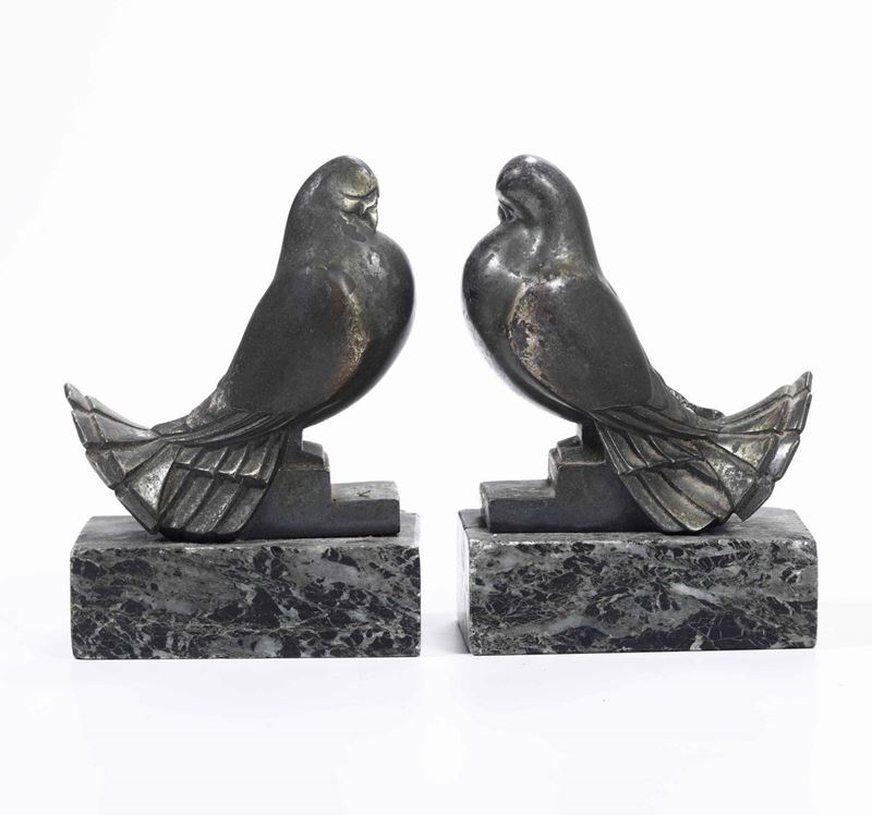 Coppia di fermalibri a uccello in metallo  - Auction Antiques | Cambi Time - Cambi Casa d'Aste