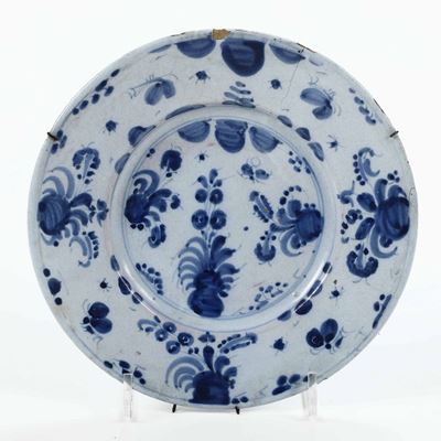 Piatto in Maiolica, Savona Seconda Metà del XVII Secolo