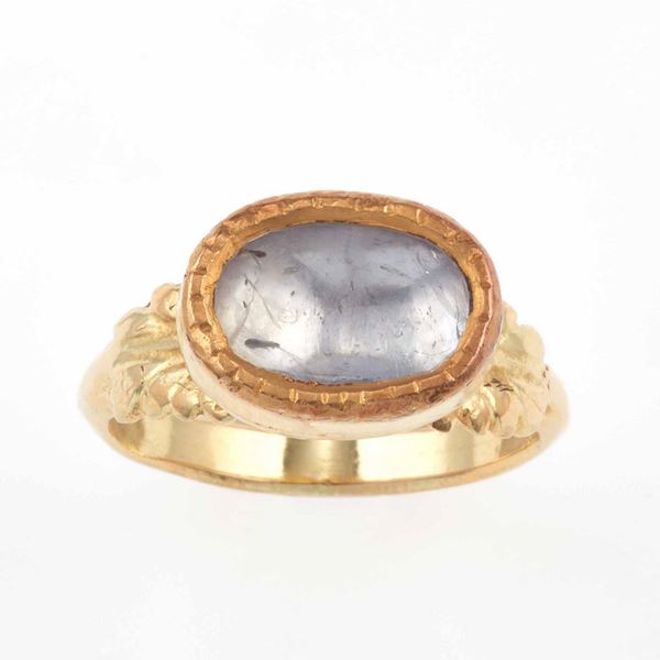 Flat diamond and gold ring