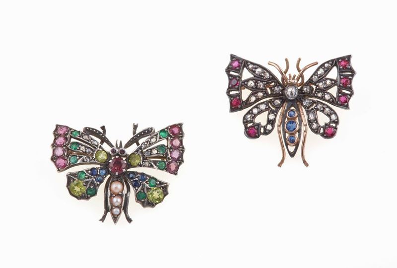 Coppia di spille farfalla con gemme e paste vitree  - Auction Spring Jewels - I - Cambi Casa d'Aste