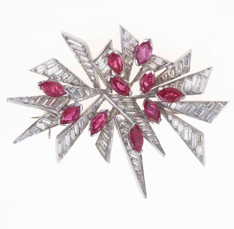 Spilla con rubini e diamanti taglio baguette  - Asta Fine Jewels - III - Cambi Casa d'Aste