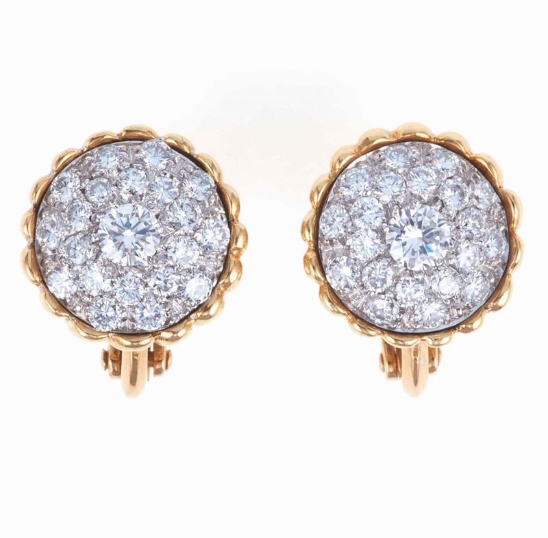 Pair of diamond and gold earrings  - Auction Summer Jewels | Cambi Time - Cambi Casa d'Aste
