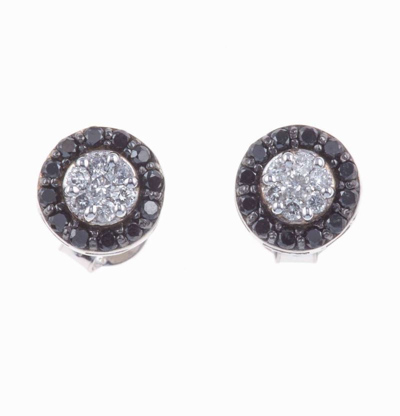 Pair of diamond and gold earings  - Auction Summer Jewels | Cambi Time - Cambi Casa d'Aste