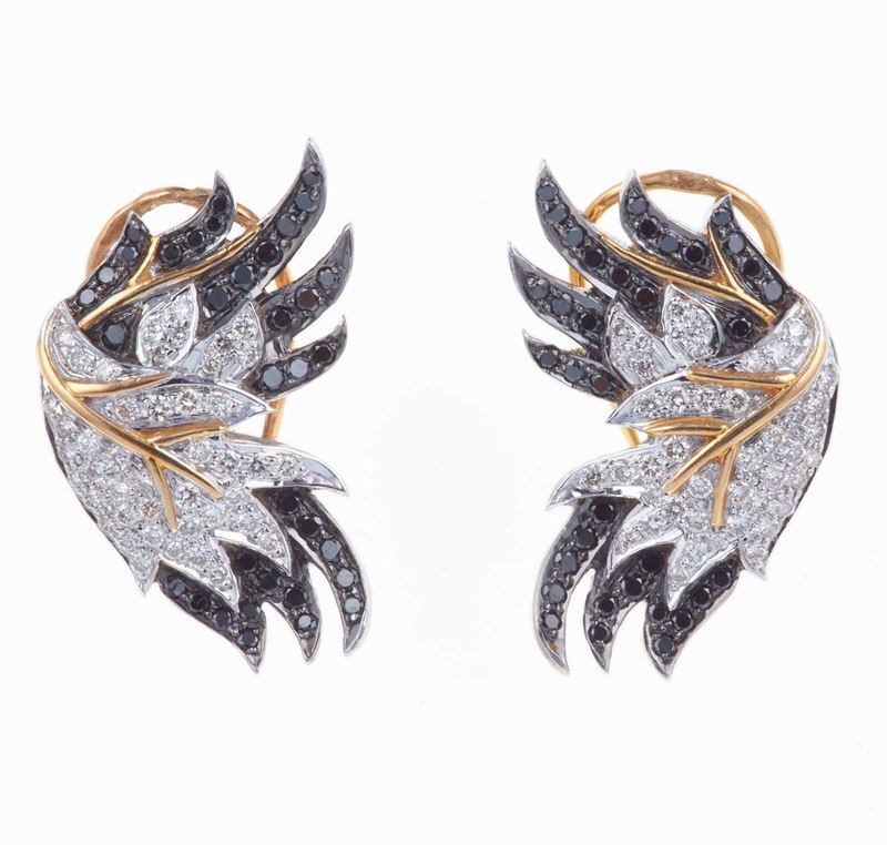 Pair of diamond and gold earrings  - Auction Summer Jewels | Cambi Time - Cambi Casa d'Aste