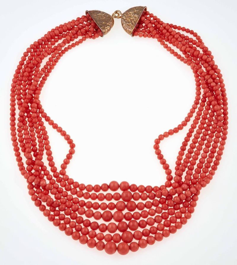 Collana composta da sette fili di corallo a scalare  - Auction Fine Coral Jewels - II - Cambi Casa d'Aste