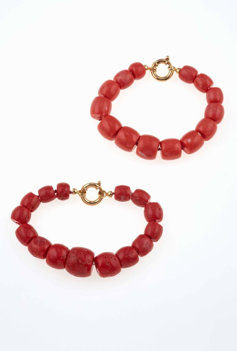 Two coral and gold bracelets  - Auction Summer Jewels | Cambi Time - Cambi Casa d'Aste