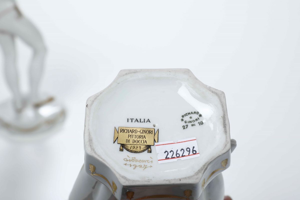 Coppia di Figurine Doccia, Manifattura Richard Ginori, 1927 Disegno di Gio Ponti. Modellatore Gem...