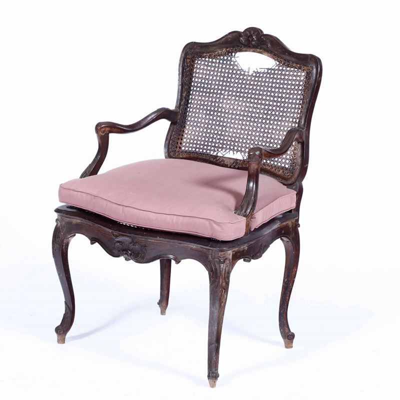 Poltrona in noce con seduta e schienale in cannetè, Francia XVIII secolo  - Asta Da una collezione genovese | Cambi Time - I - Cambi Casa d'Aste