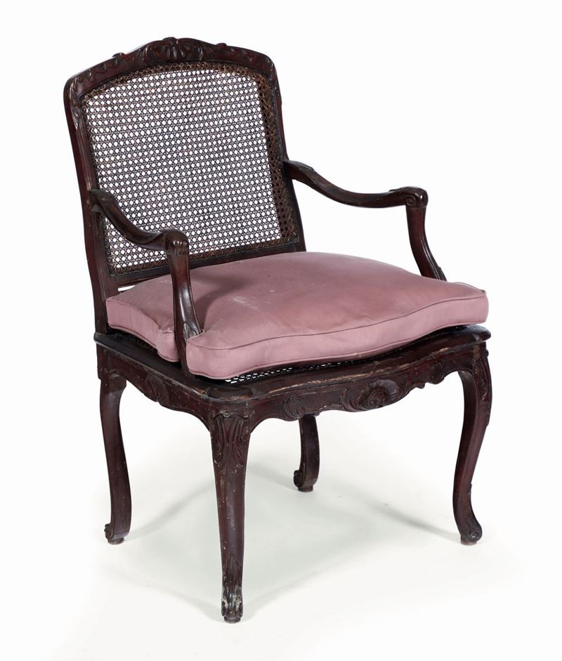 Poltrona in noce con seduta e schienale in cannetè, Francia XVIII secolo  - Auction From a Genoese family | Cambi Time - I - Cambi Casa d'Aste