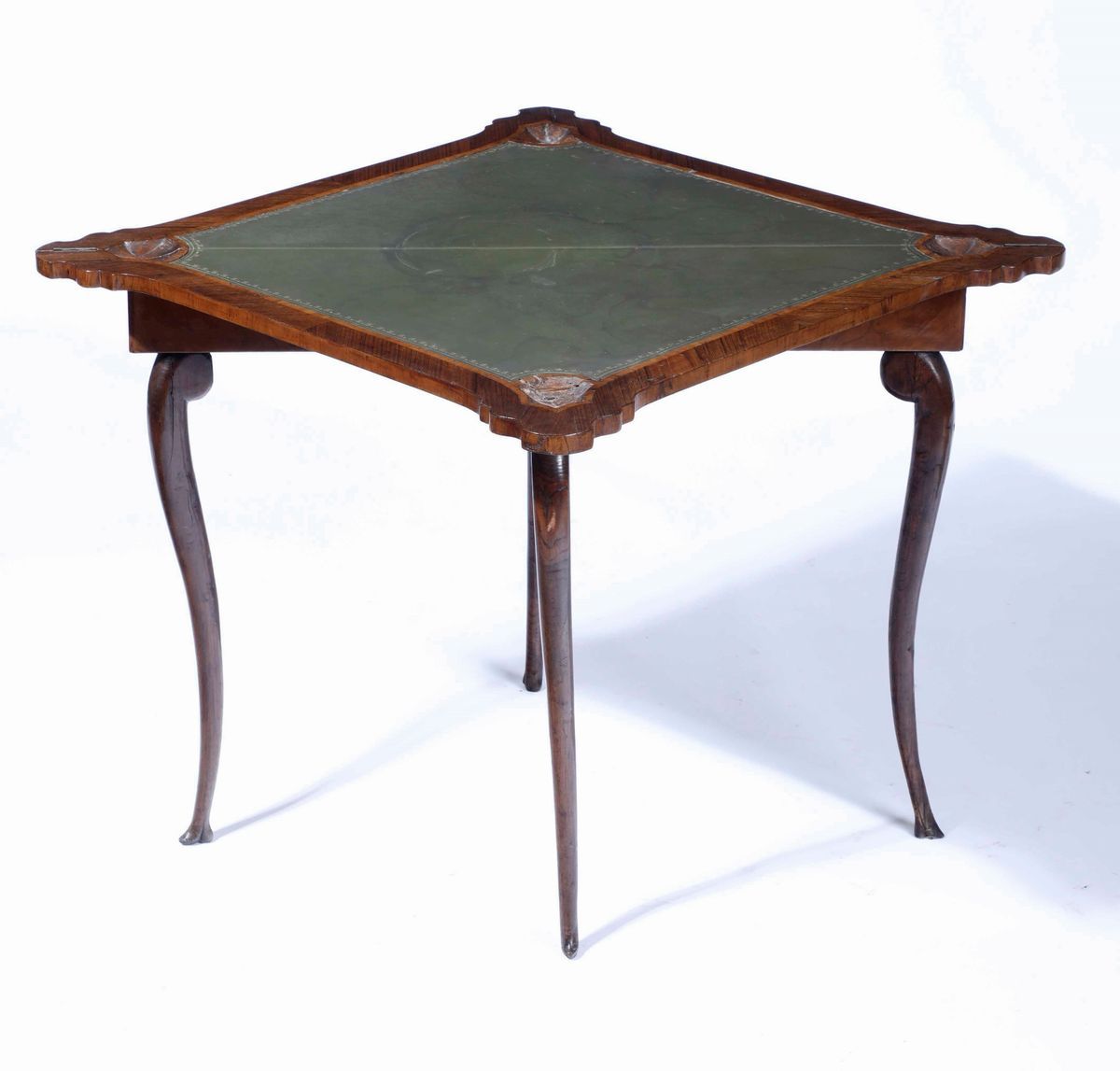 Tavolino da Gioco Luigi XV Triangolare Apribile Lastronato in Noce e Filettato in Palissandro e B...