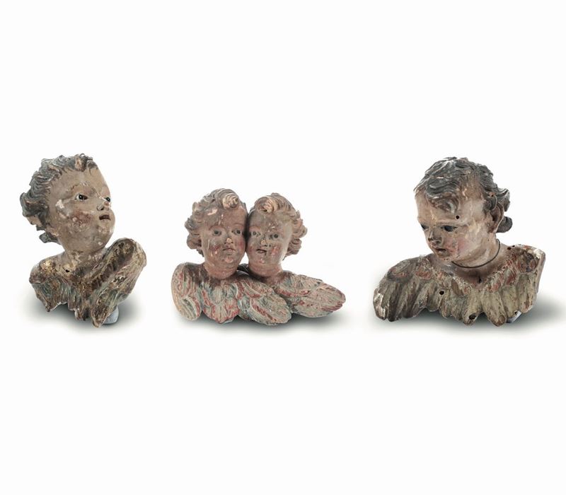 Tre gruppi di cherubini. Due in legno policromo e vetro; una coppia in terracotta policroma. Arte presepiale del XVIII-XIX secolo  - Asta Dimore Italiane - Cambi Casa d'Aste