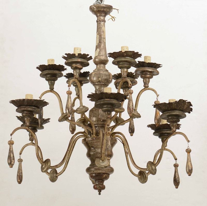 Lampadario in legno intagliato e dorato a 12 luci  - Asta Antiquariato | Cambi Time - Cambi Casa d'Aste