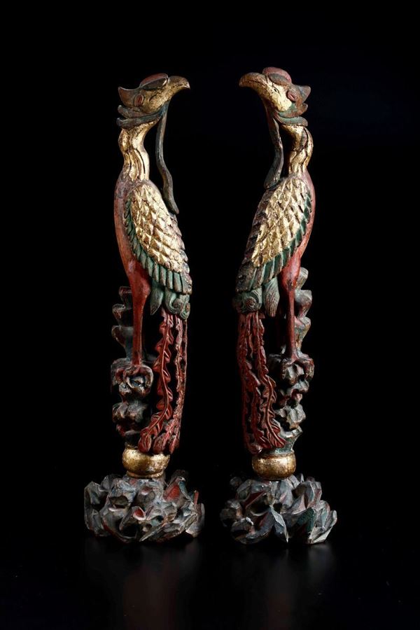 Coppia di fenici in legno laccato e dorato, Cina, Dinastia Qing, XIX secolo