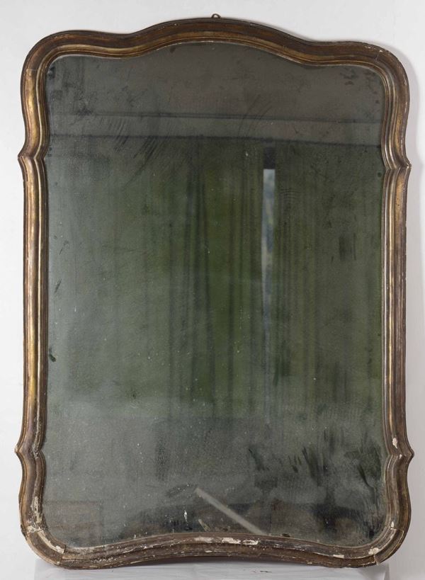 Specchiera dorata sagomata, XIX secolo