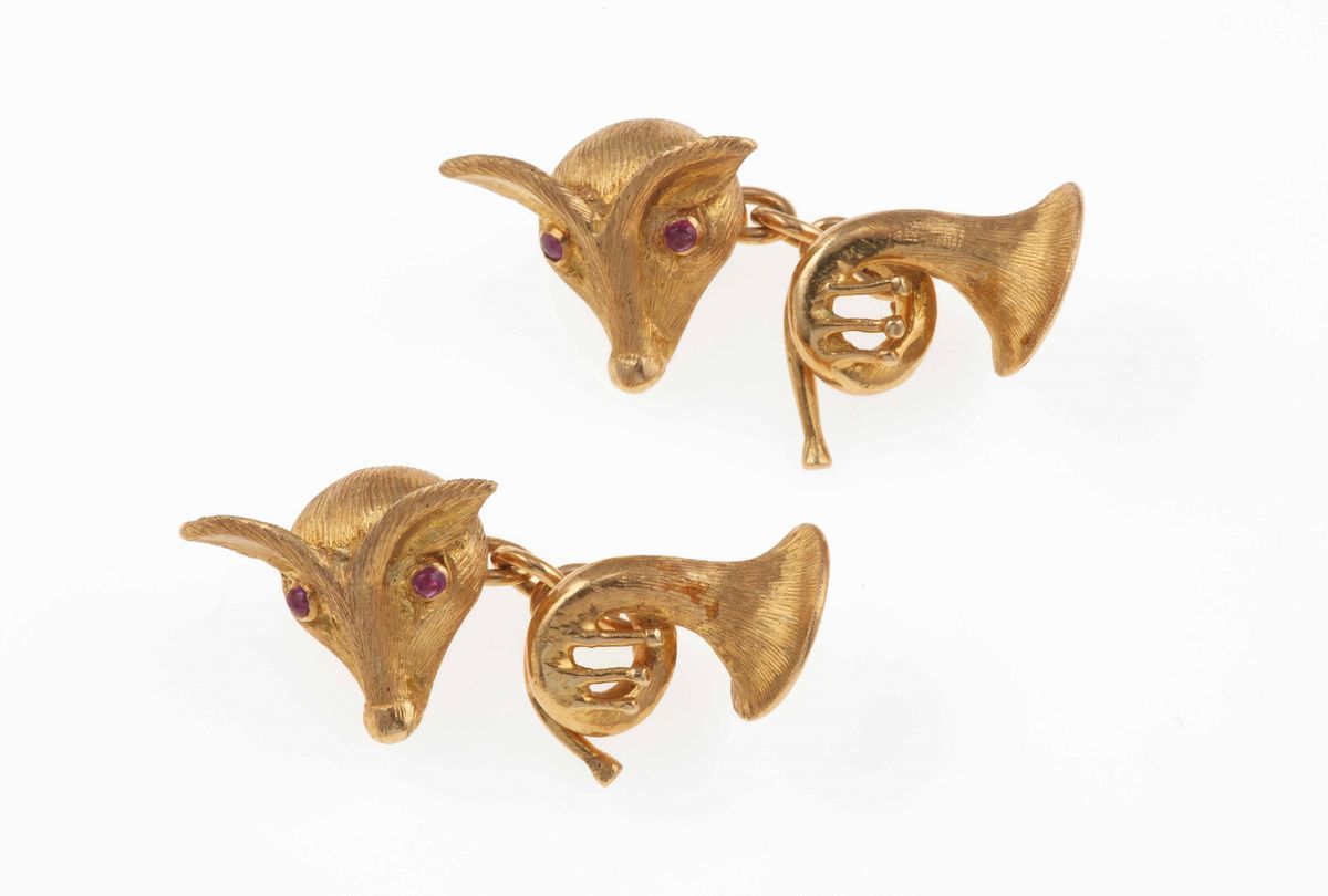 Piccola Collezione di Gioielli da Caccia Comprendente un Bracciale, una Spilla, Tre Paia di Botto...