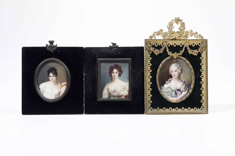 Tre miniature raffiguranti fanciulle, XVIII-XIX secolo  - Asta Dipinti Antichi - Cambi Casa d'Aste