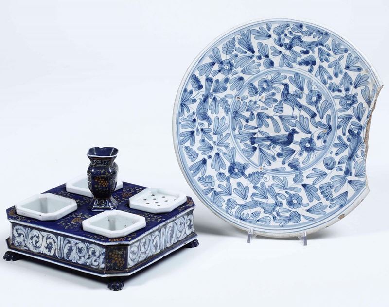 Un calamaio XIX secolo e un piatto Deruta, XVII secolo  - Asta Ceramiche | Cambi Time - Cambi Casa d'Aste