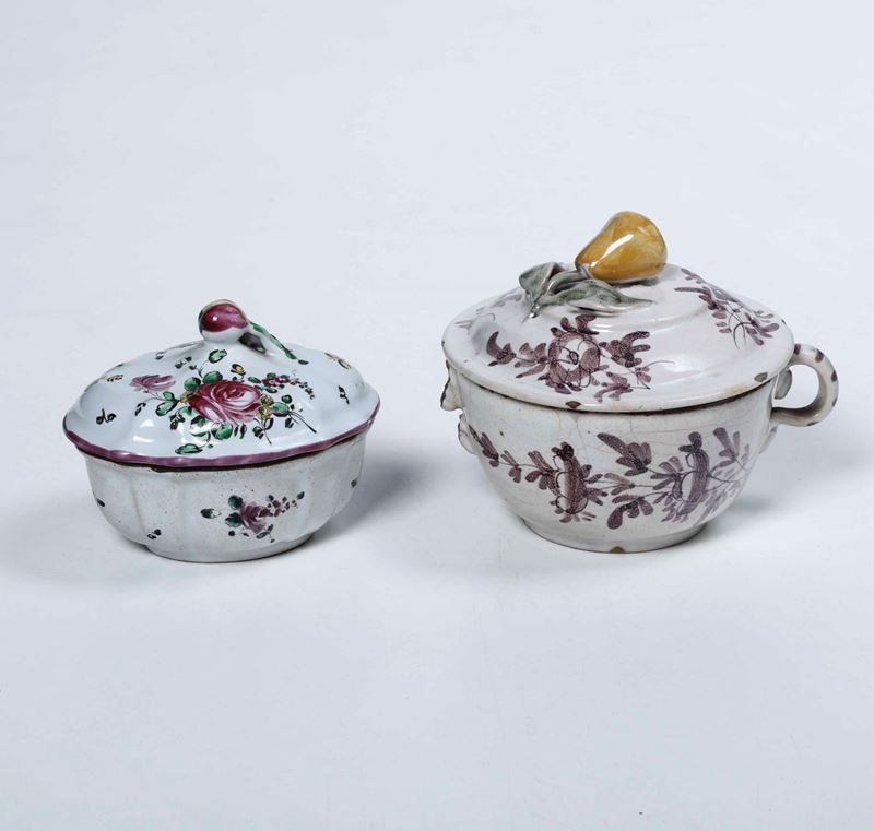 Zuccheriera e tazza da brodo Pesaro, XVIII secolo e probabilmente Campania  XIX secolo - Asta Ceramiche