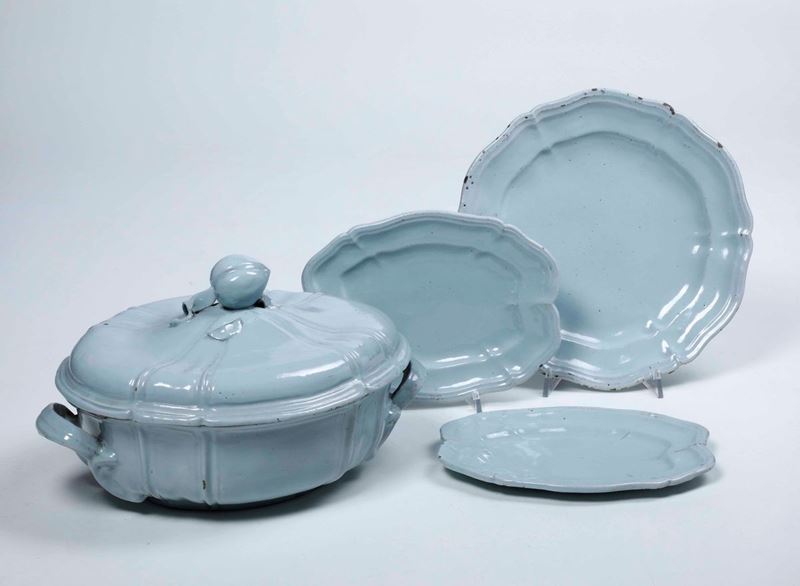 Zuppiera e tre piatti Emilia Romagna, XVIII secolo  - Auction Ceramics | Timed Auction - Cambi Casa d'Aste